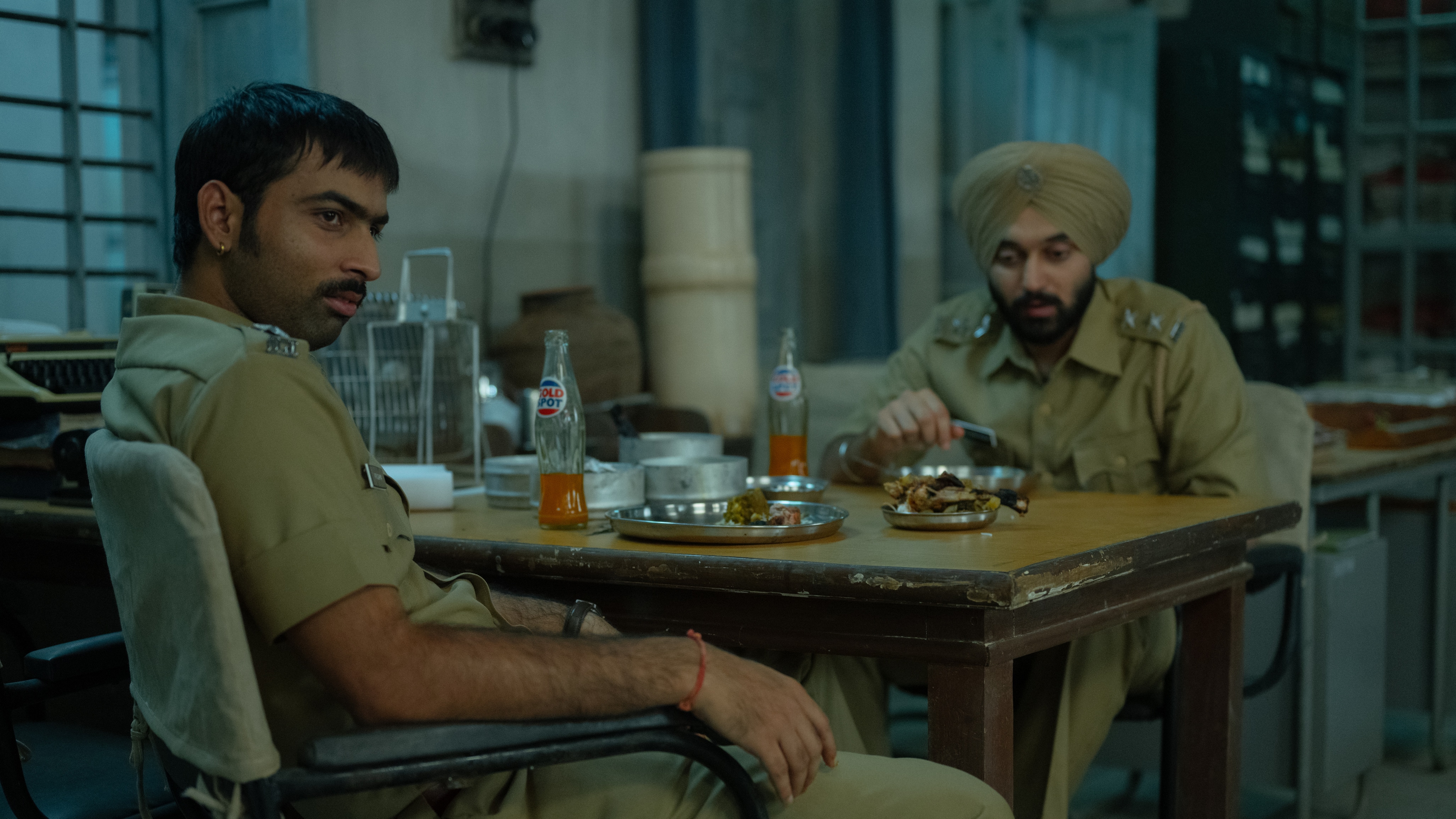 अनुराग ठाकुर और परमवीर चीमा ब्लैक वारंट की दो खोज हैं। (नेटफ्लिक्स) अनुराग ठाकुर और परमवीर चीमा ब्लैक वारंट की दो खोज हैं। (नेटफ्लिक्स)