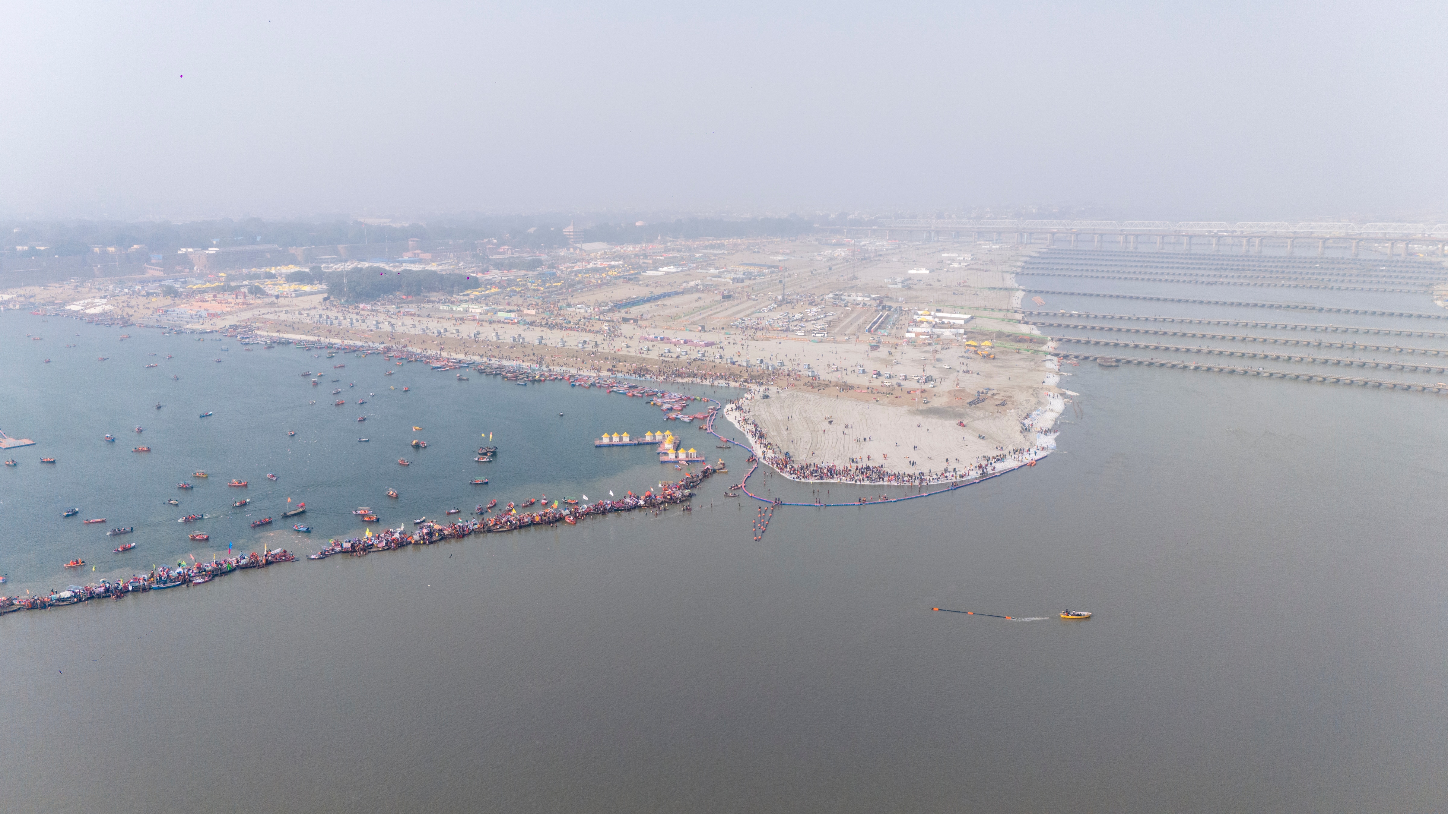 प्रयागराज: शनिवार, 11 जनवरी, 2024 को महाकुंभ मेला 2025 से पहले संगम पर श्रद्धालु। (पीटीआई फोटो)(पीटीआई01_12_2025_000057बी)(पीटीआई) प्रयागराज: शनिवार, 11 जनवरी, 2024 को महाकुंभ मेला 2025 से पहले संगम पर श्रद्धालु। (पीटीआई फोटो)(पीटीआई01_12_2025_000057बी)(पीटीआई)